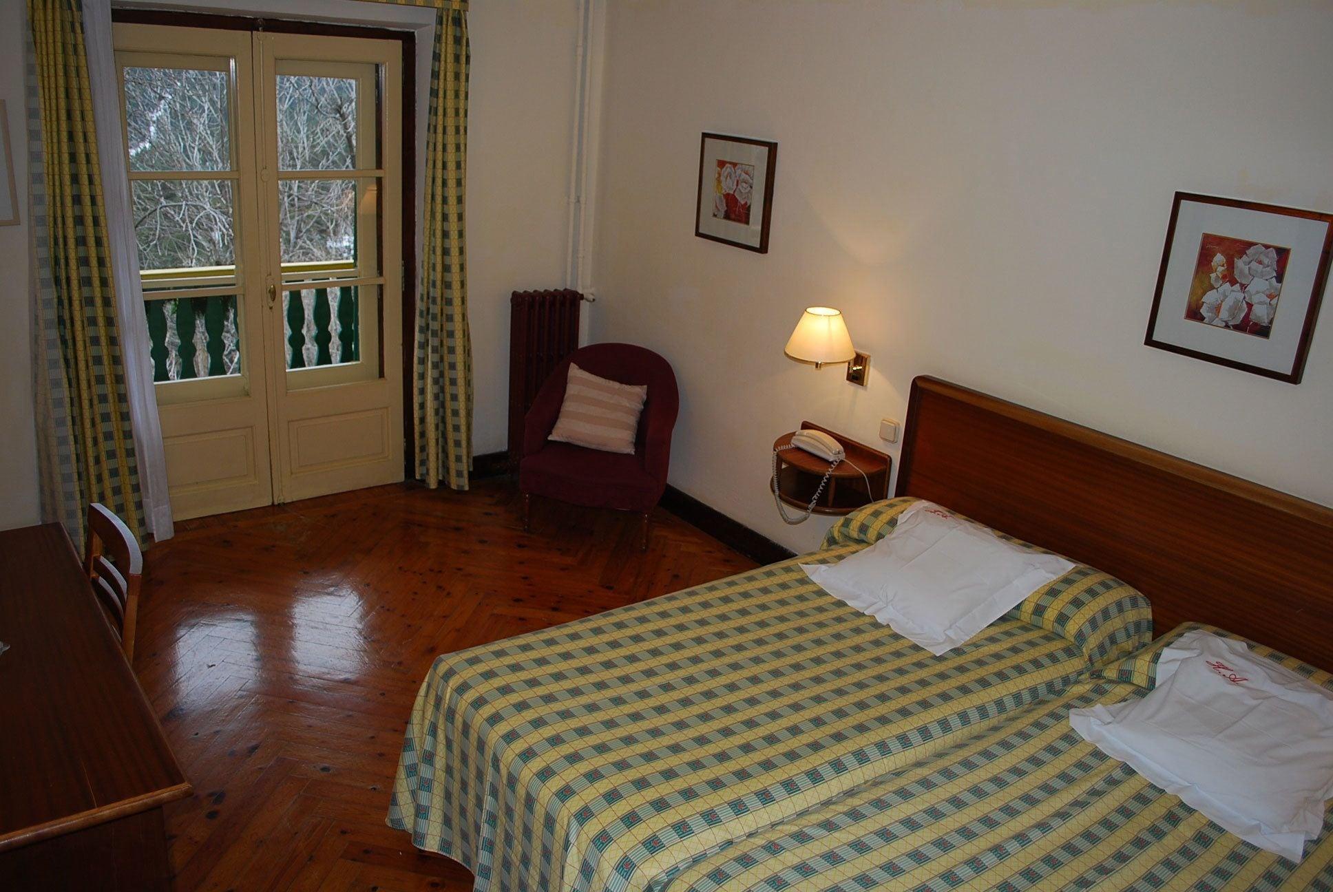 Hotel Adsera Ла-Моліна Екстер'єр фото