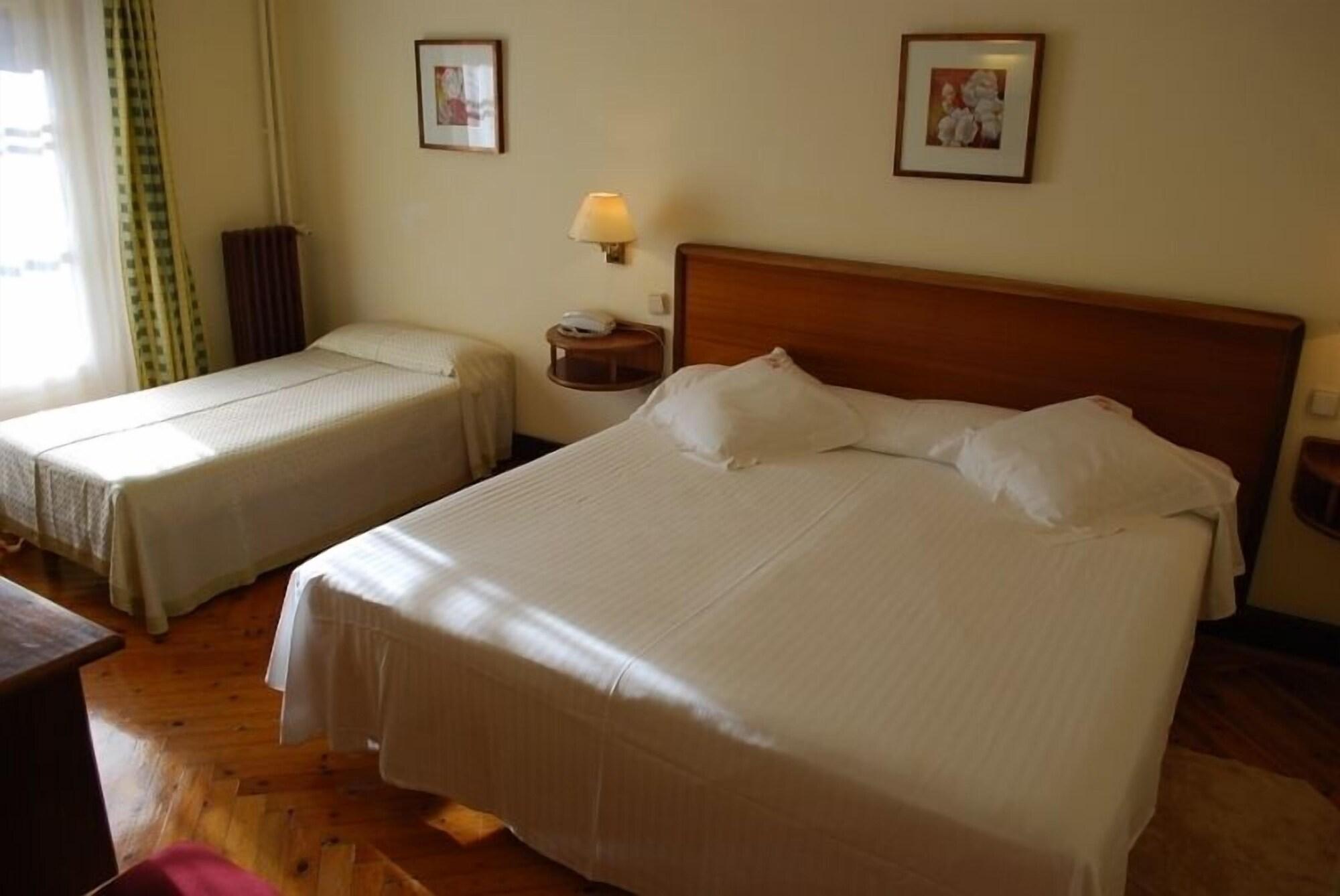 Hotel Adsera Ла-Моліна Екстер'єр фото